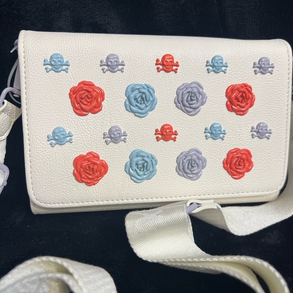 ☠️💜BETSEY JOHNSON XOSYBIL
ROSE & SKULL CROSSBODY BAG💜☠️NWT - Picture 15 of 15